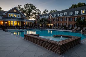 Richmond apartment for rent - Malvern Manor pool at sunset