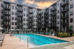 Richmond apartment for rent - Wellsmith Eastern Courtyard with Pool