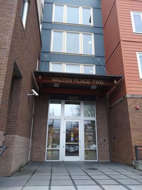 Bellingham apartment for rent - the entrance to the place two building