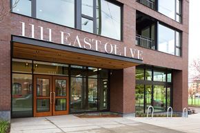 Seattle apartment for rent - the entrance of the eastcliffe office building