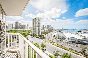 Honolulu apartment for rent - additional photo for property listing at heritage gem in the coolest suburb kalk bay, cape town