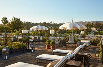 Rooftop sundeck