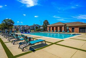 Southaven apartment for rent - Swimming Pool area at The Luxe of Southaven, Southaven, MS