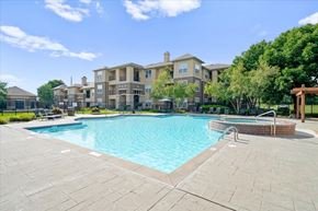 Olathe apartment for rent - Sparkling Pool at Stonepost Lakeside Apartment Homes, Olathe