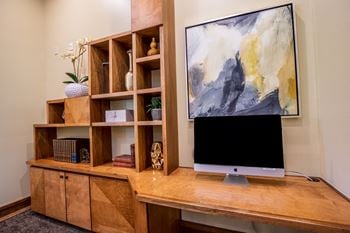 Work desk