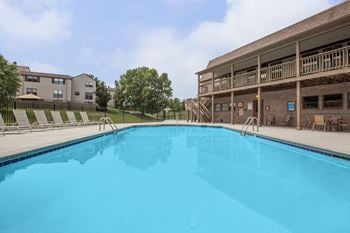 Swimming pool with sparkling water