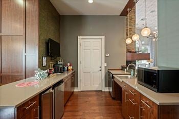 Clubhouse with wifi access & coffee bar