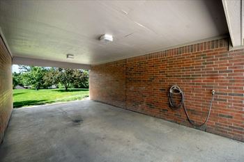 Covered car wash area at stonebriar apartments