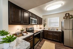 Richmond apartment for rent - Renovated kitchen in townhome at Lakefield Mews in Henrico Virginia