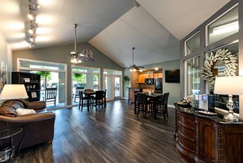 Clubhouse w/ wifi