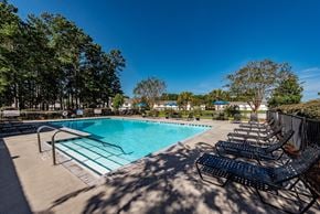Savannah apartment for rent - Sparkling swimming pool at Fords Pointe Apartments and Townhomes in Savannah GA