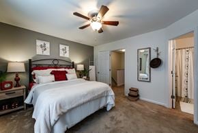 Savannah apartment for rent - Bedroom with private bathroom at Fords Pointe Apartments and Townhomes