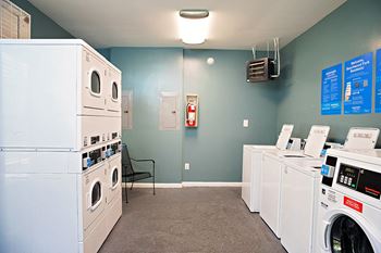 24/7 On-site laundry facility