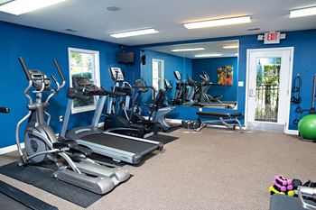 24 Hour fitness center with wi-fi