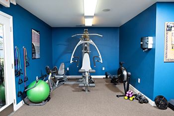24 Hour fitness center with wi-fi