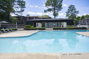 Durham apartment for rent - A pool with a 3ft no diving sign.