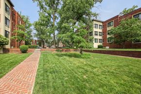 Hyattsville apartment for rent - the preserve at ballantyne commons apartments courtyard and resident buildings