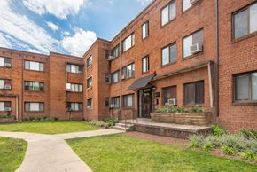 Hyattsville apartment for rent - this is a photo of the courtyard at harvard square apartments in dallas, tx