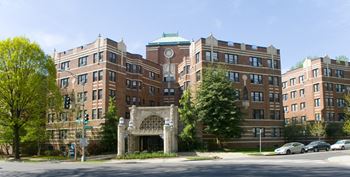 Designed by mihran mesrobian in an elaborate art deco style, blending byzantine, romanesque, and moorish designs elements.