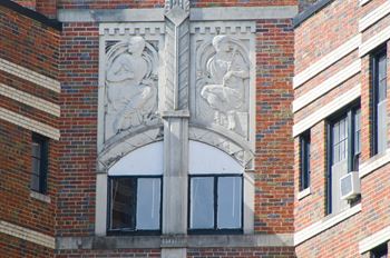 Designed by mihran mesrobian in an elaborate art deco style, blending byzantine, romanesque, and moorish designs elements.