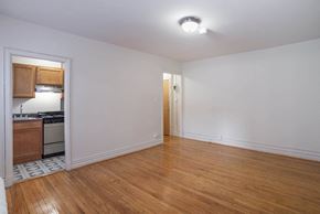 Washington apartment for rent - Tiers 13/14 Living Space