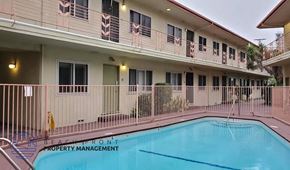 Los Angeles apartment for rent - the swimming pool at the motel on the falls