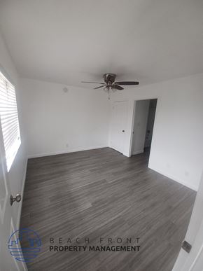 Los Angeles apartment for rent - a living room with wood flooring and a ceiling fan