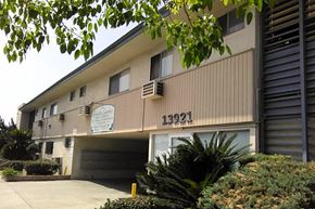 Gardena apartment for rent - A building with the number 13921 on it.