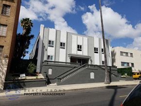 Los Angeles apartment for rent - a view of a building from the street