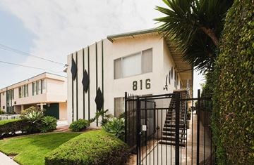 Inglewood apartment for rent - the building in which the apartment is located