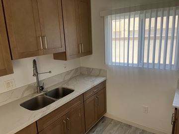 Santa Ana apartment for rent - 812 E. Santa Ana Boulevard