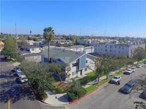 Los Angeles apartment for rent - a view of the neighborhood from the roof of a building