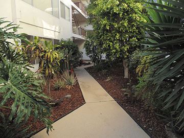 Inglewood apartment for rent - 916-924 Beach Ave.