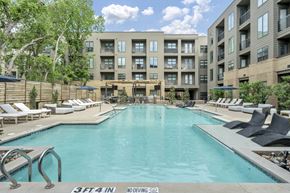 Dallas apartment for rent - A pool with a 3ft4in no diving sign.