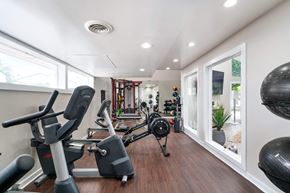 Dallas apartment for rent - the gym in the owners home is equipped with state of the art equipment