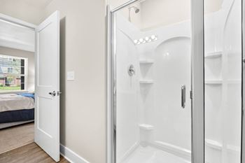 Walk in shower and/or bathtub