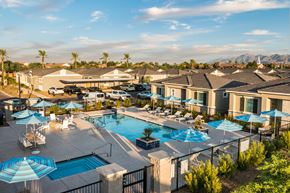 Phoenix apartment for rent - take a dip in the resort style pool