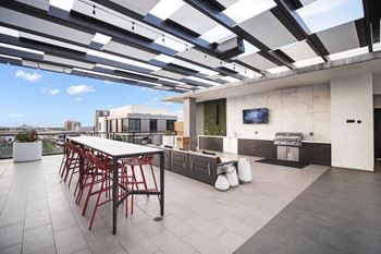 8Th floor skydeck lounge