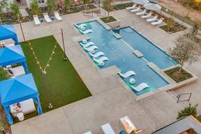 Fort Worth apartment for rent - A pool with the word "Splash" written on it.