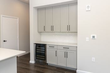 Wine fridge*