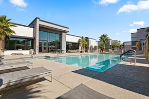 Phoenix apartment for rent - the reserve at city center apartments swimming pool