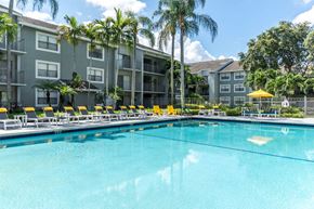 North Lauderdale apartment for rent - Resort Style Swimming Pool