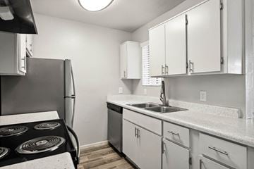 Glendale apartment for rent - the preserve at ballantyne commons apartment kitchen with stainless steel appliances