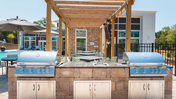 Outdoor kitchen & grill stations
