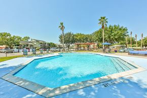 Houston apartment for rent - pool in west houston luxury apartments