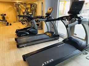 Las Vegas apartment for rent - A gym with treadmills and other exercise equipment.