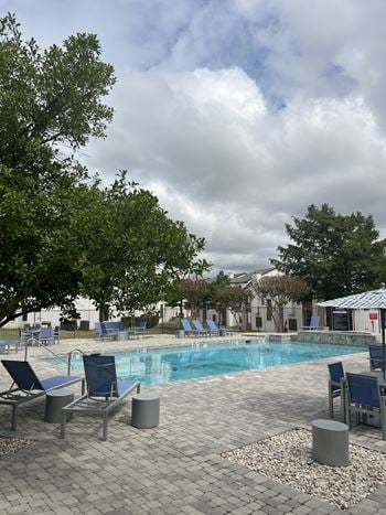 Relaxing pool & spa