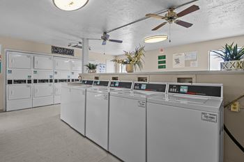 24-Hour laundry facility