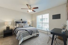 Houston apartment for rent - Spacious Bedroom With Comfortable Bed  at Cashel Springs, Texas