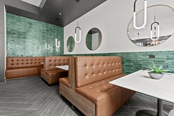 Business lounge & co-working spaces